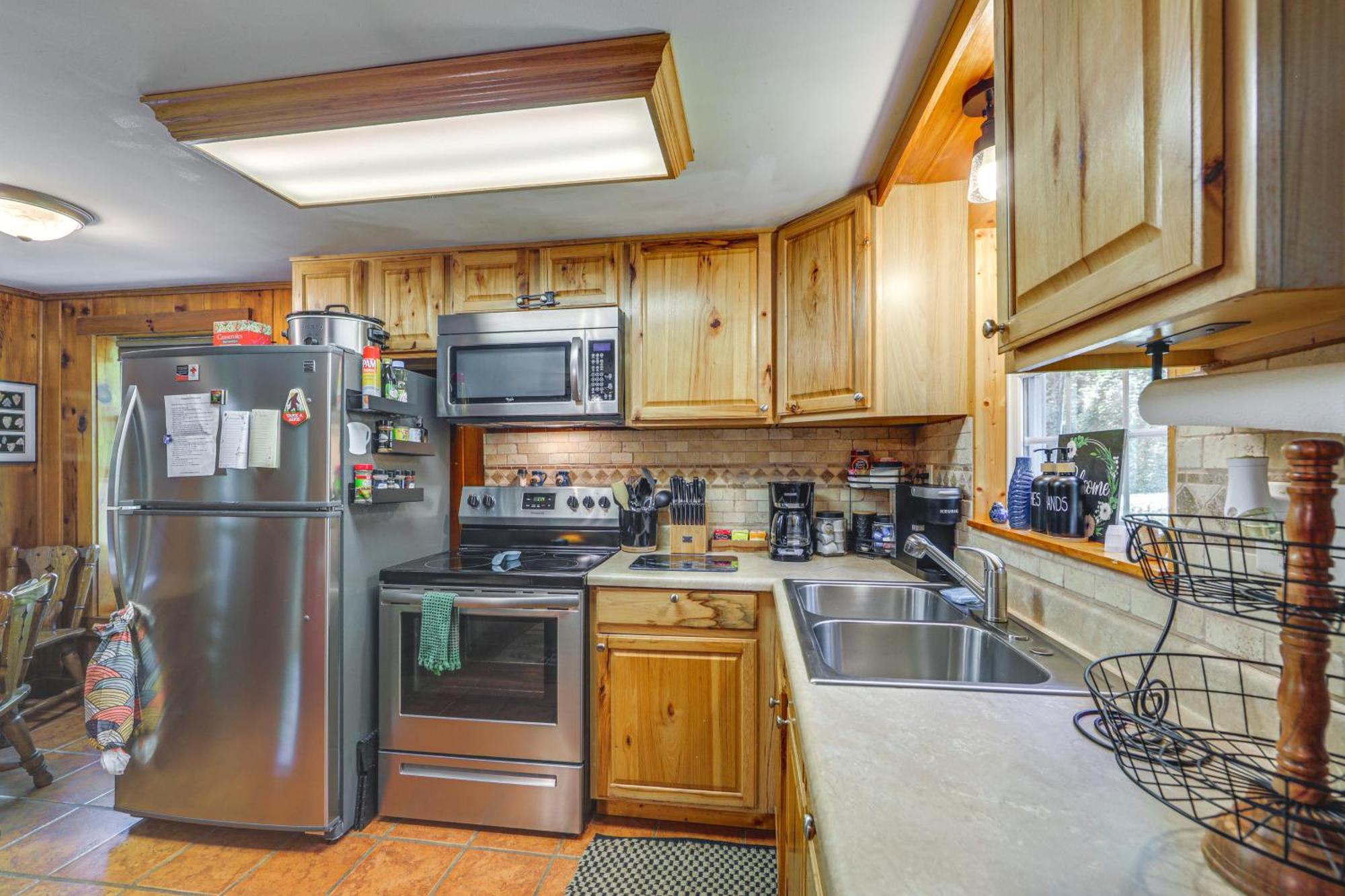 Pet-Friendly Creekside Cabin With Pool Access! Maggie Valley Exterior foto