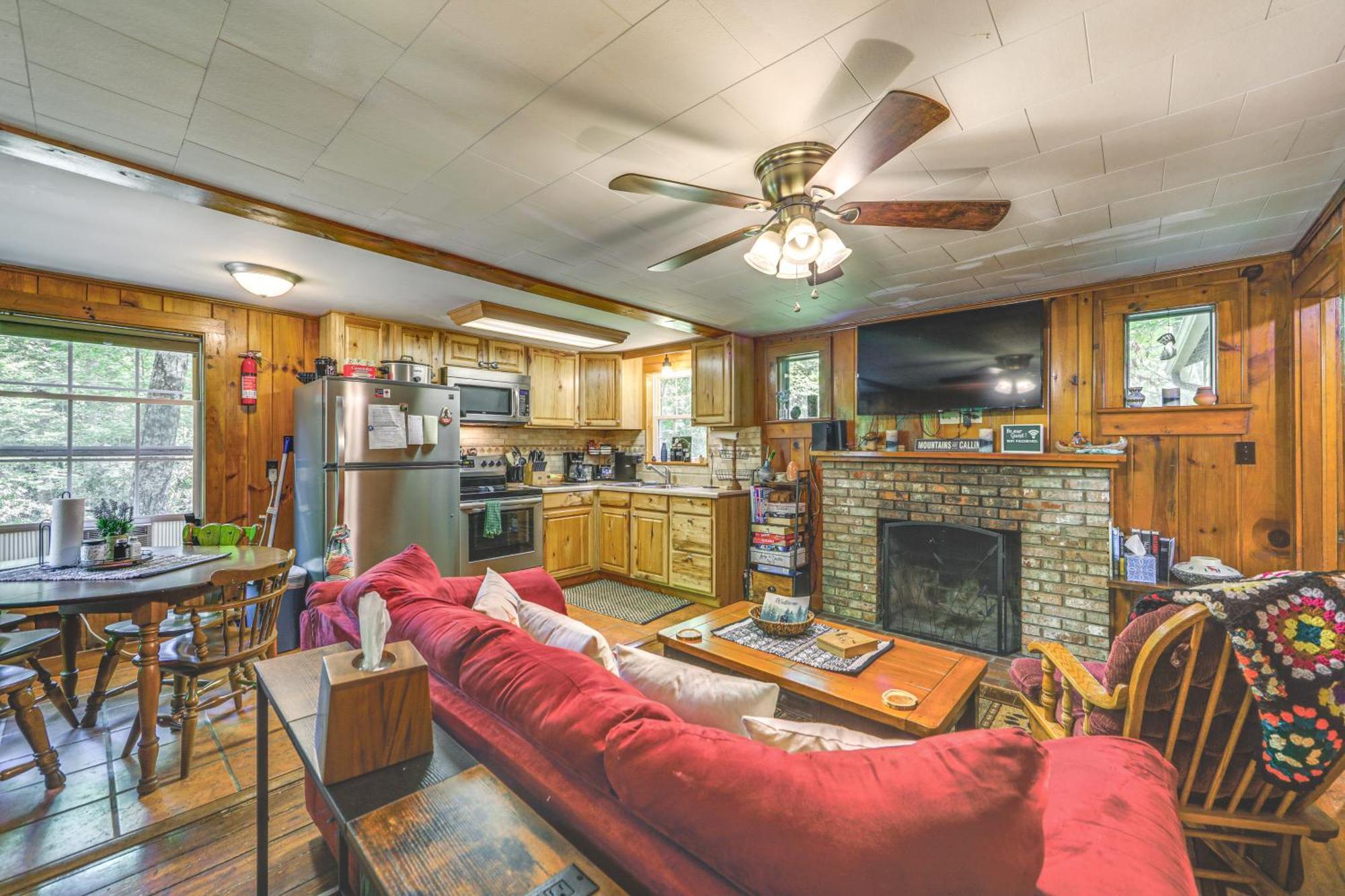 Pet-Friendly Creekside Cabin With Pool Access! Maggie Valley Exterior foto