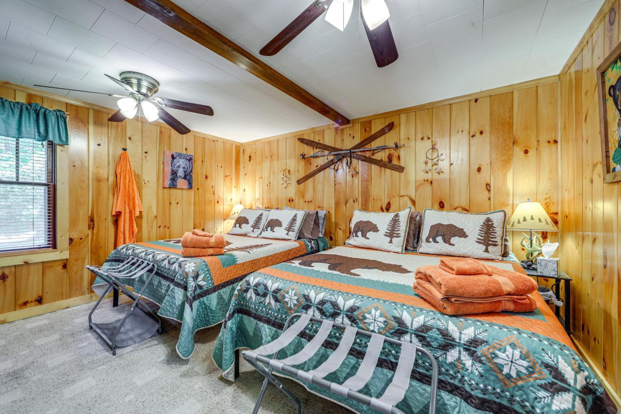 Pet-Friendly Creekside Cabin With Pool Access! Maggie Valley Exterior foto