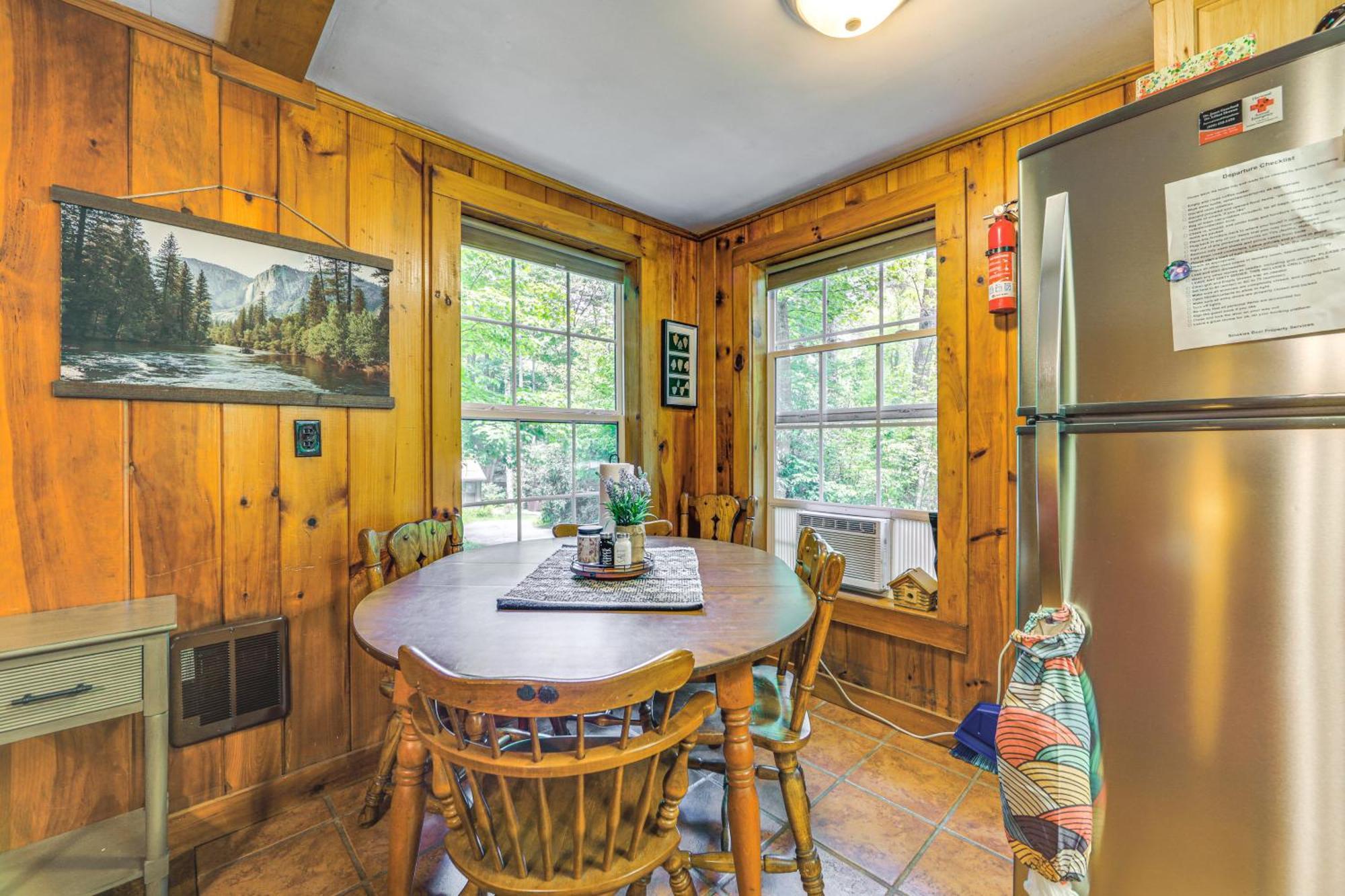 Pet-Friendly Creekside Cabin With Pool Access! Maggie Valley Exterior foto